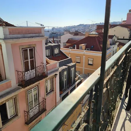 Apartment Sunny With A River View Lissabon