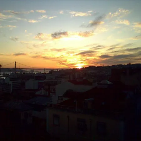 Sunny With A River View Apartment Lissabon
